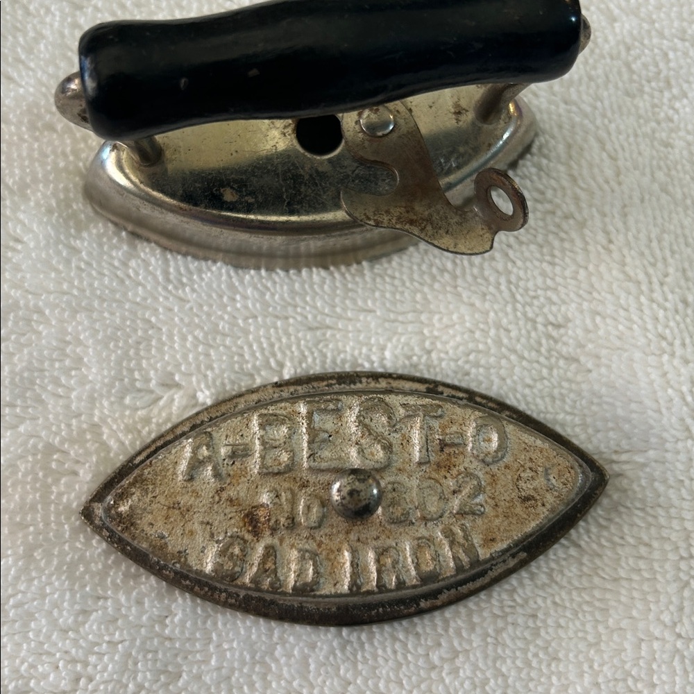 Asbestos Sad Iron W/ Removable Top & Wooden Handle, 3 1/2” x 3”, Vintage - Picture 6 of 8